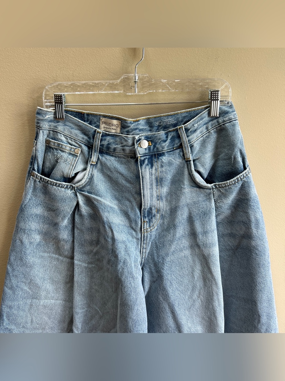 NEW Pilcro Anthropologie Pleated Culotte Mid-Rise Wide-Leg Denim Shorts Sz 30 - Picture 4 of 12